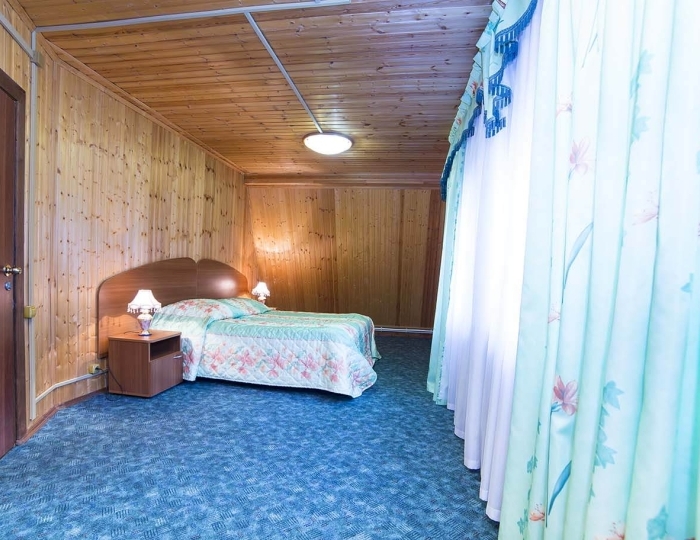 Коттедж восьмиместный с видом на озеро - Парк-отель «Покровское»