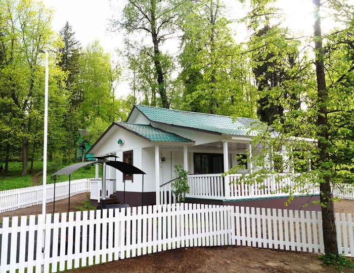 Коттедж - DeLuxe 6 мест с видом на озеро - Парк-отель «Покровское»